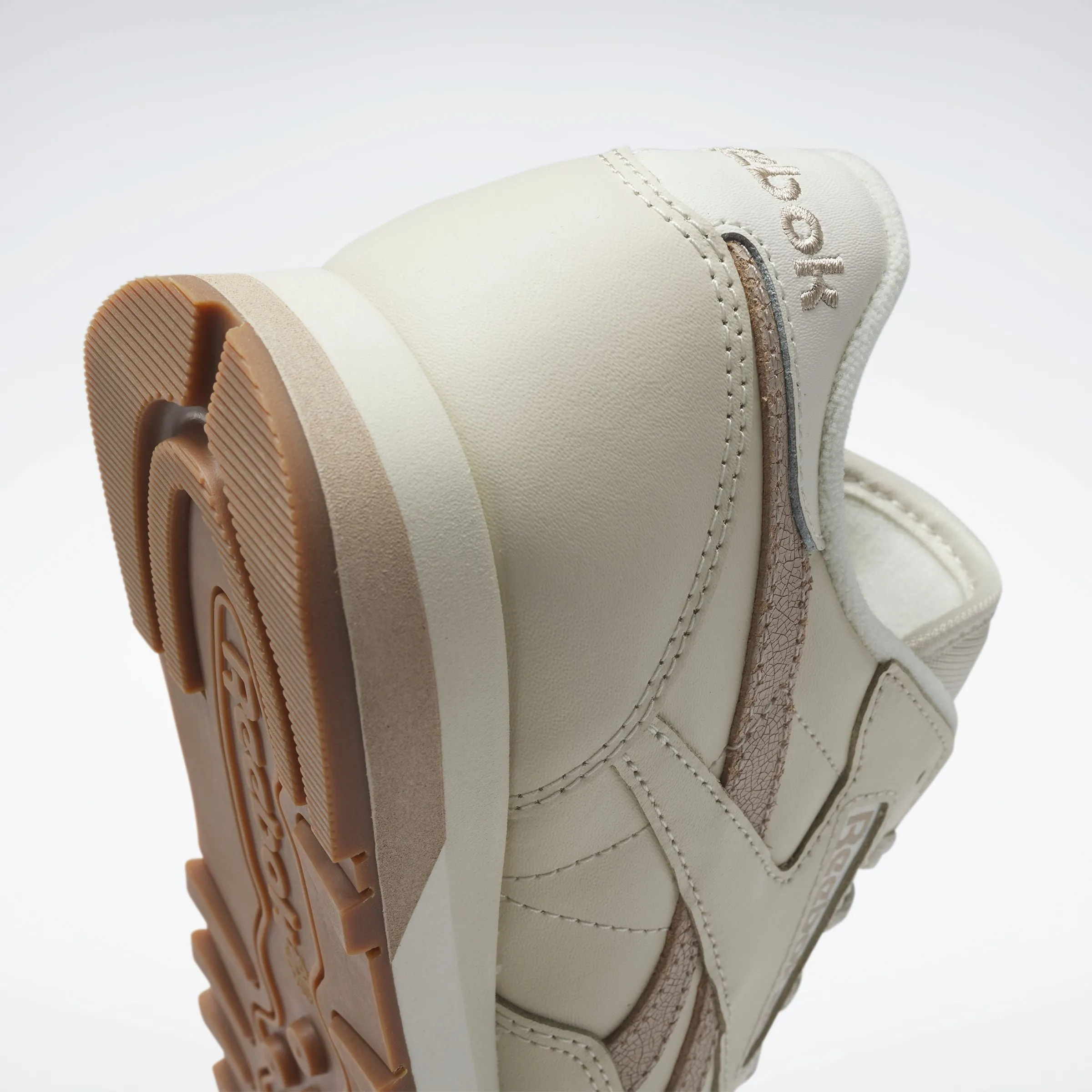 Classic Leather Women's Shoes Alabaster/Modern Beige/Chalk