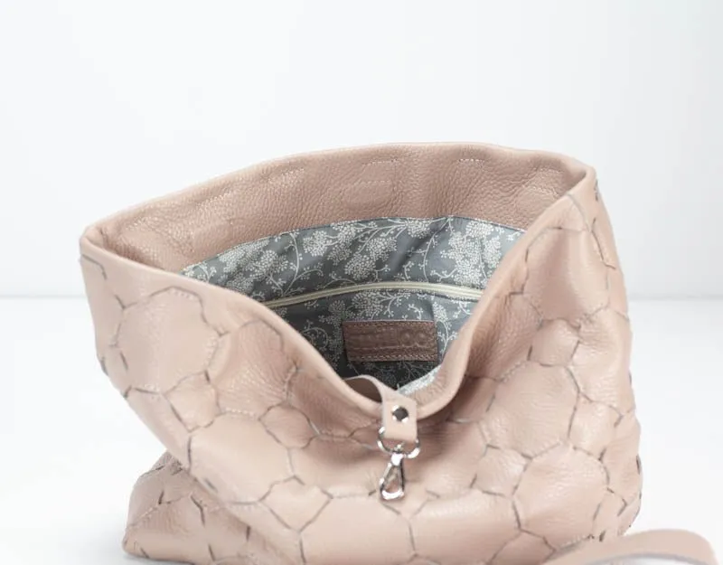 Helon clutch - Handwoven powder pink leather