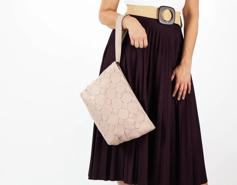 Helon clutch - Handwoven powder pink leather