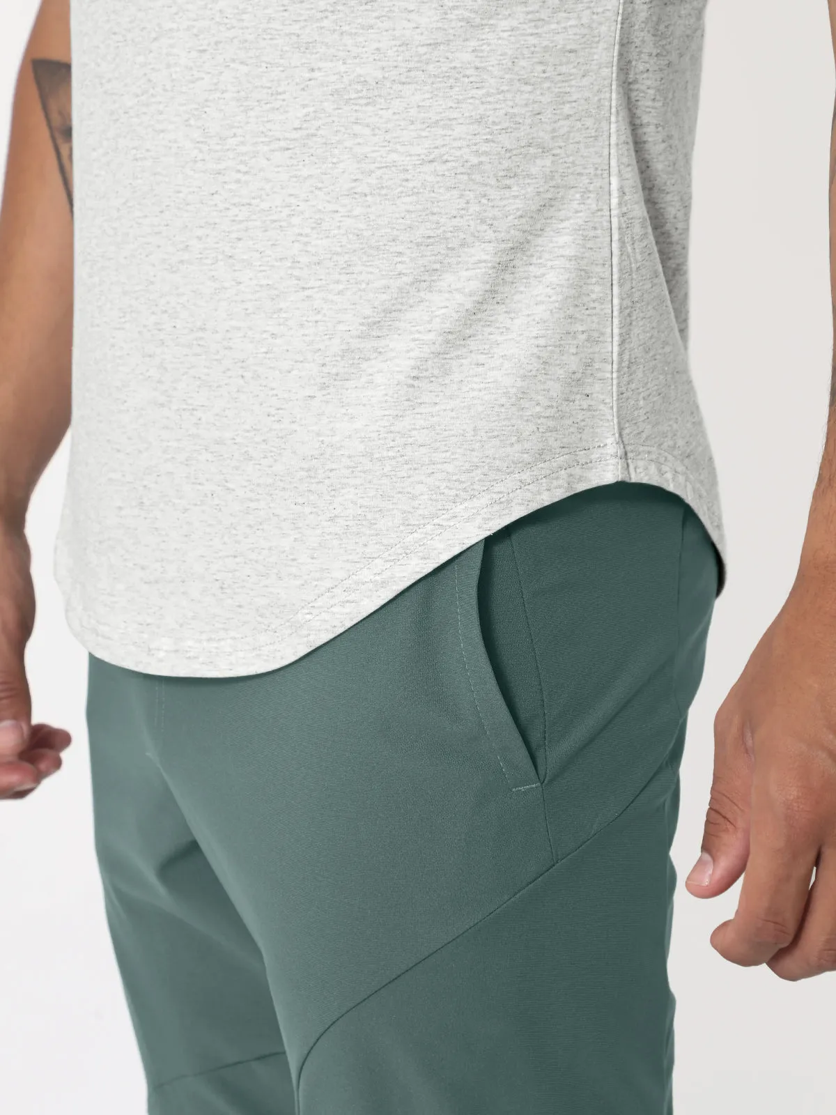 Kore Curved Hem T-shirt Muscle Fit Crew Neck-New