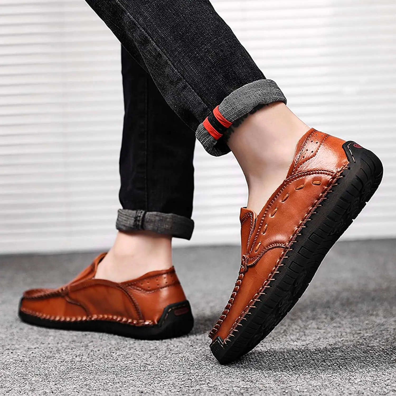 Men's Casual Loafers Fashion Walking Shoes Non-slip Driving Shoes Comfortable Cowhide Casual Shoes Business Office Shoes Outdoor Casual Sneakers