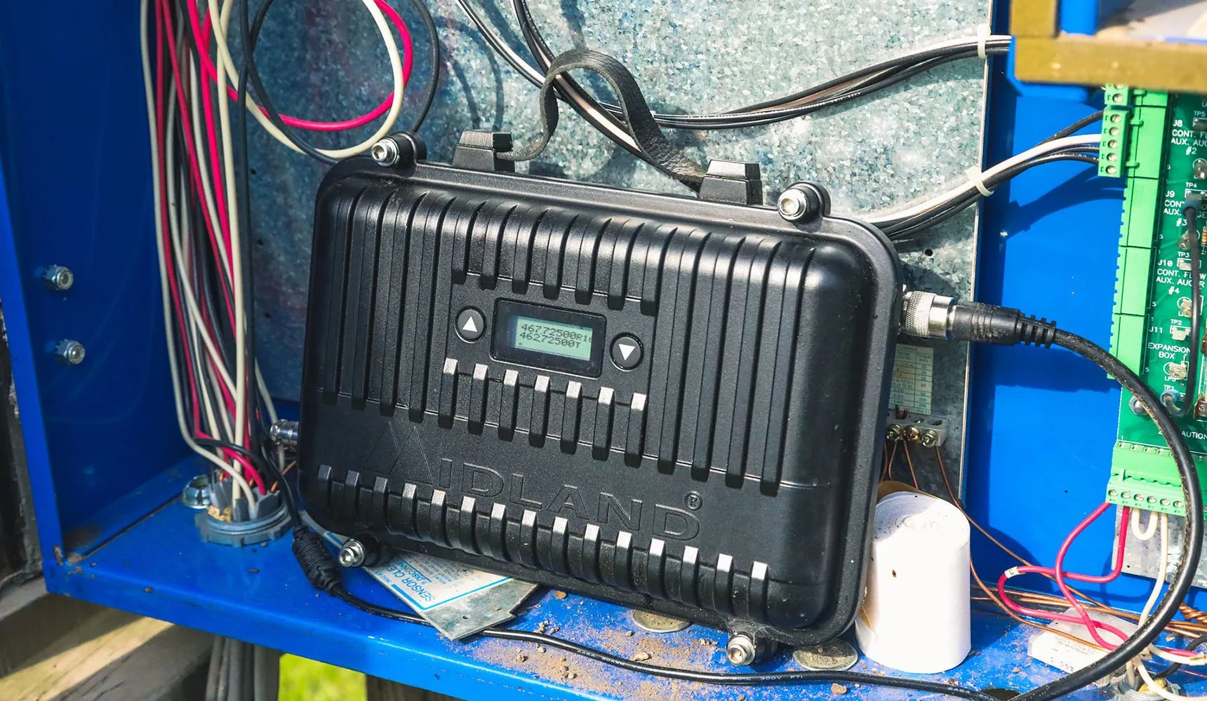 MXR115AG MicroMobile Repeater Bundle