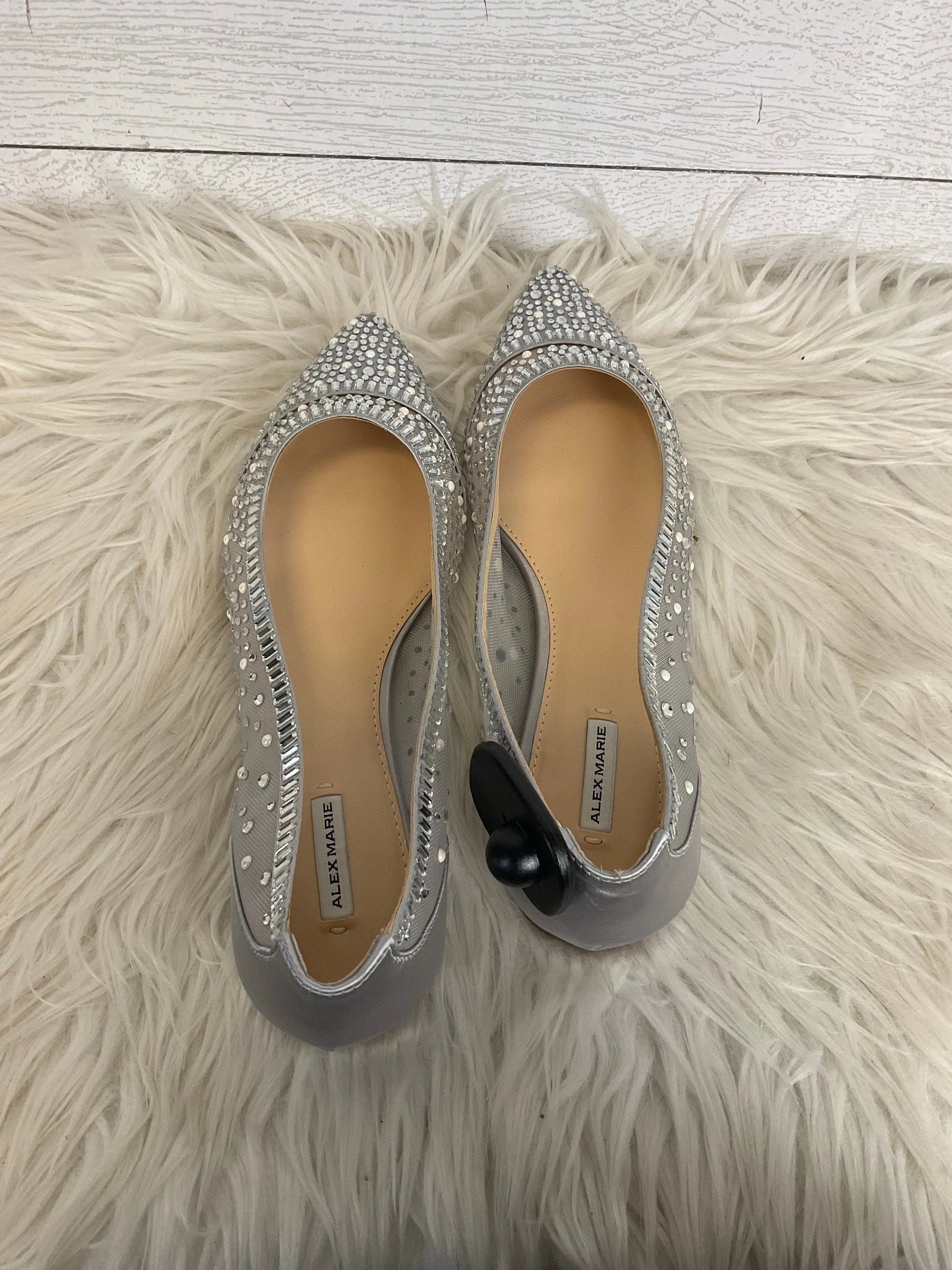 Shoes Flats By Alex Marie In Silver, Size: 7.5